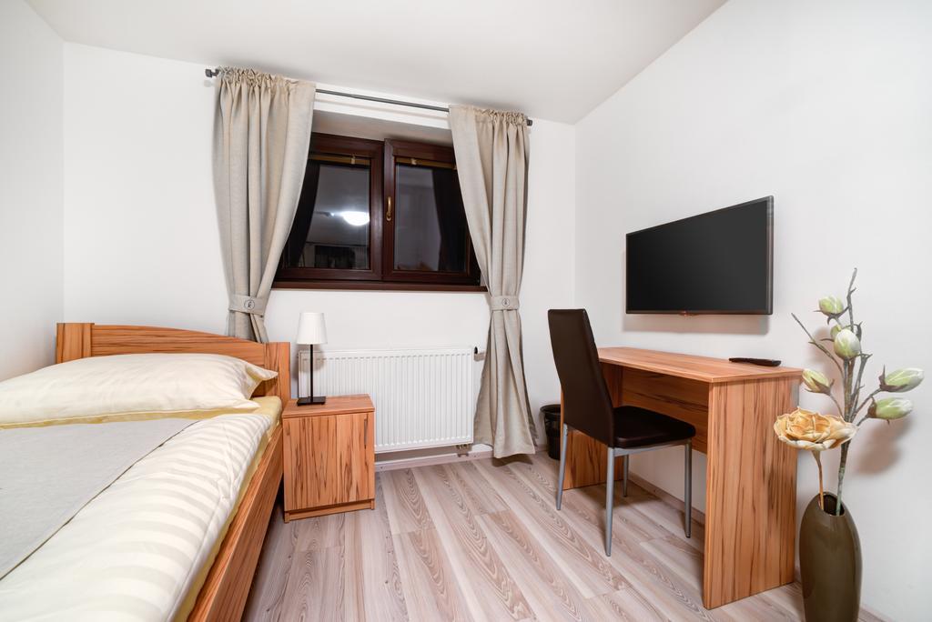 Penzion Kralovska Cesta ブルノ 部屋 写真
